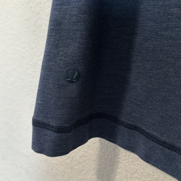 Lululemon V-neck shirt - Large - Picture 3 of 4